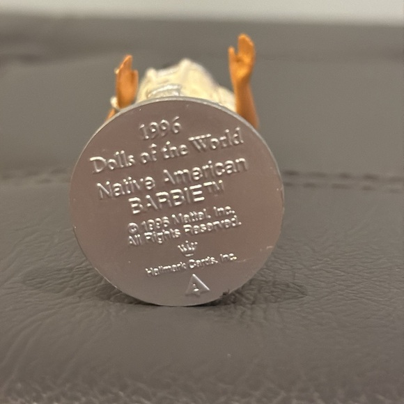 *Vintage* Hallmark| Barbie Keepsake Ornament Collectors series - 1996 - Picture 6 of 10